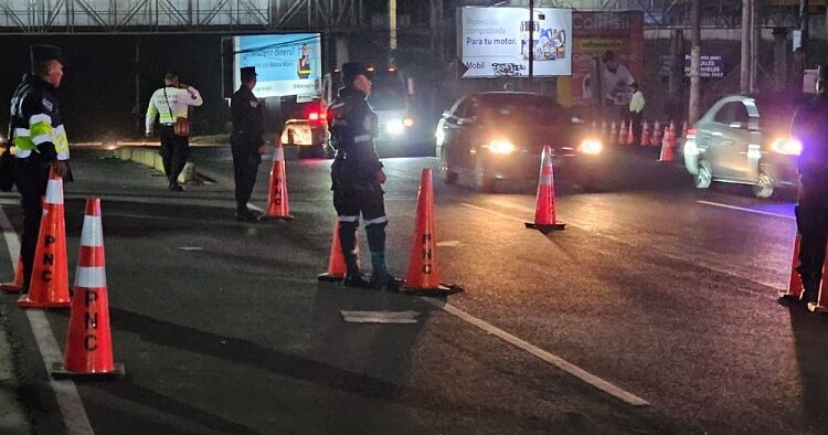 Capturan a nueve conductores peligrosos que desafiaron al VMT y a la PNC
