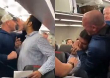 (VIDEO) Un pasajero de American Airlines fue detenido por agredir a la tripulación y proferir insultos antisemitas