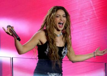 (VIDEO) Shakira sorprendió a sus seguidores con un concierto gratuito en Times Square