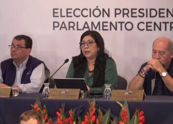 TSE pone a cero el sistema informático para iniciar recuento de votos