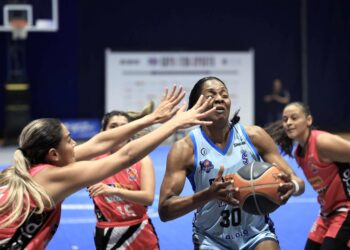 San Salvador gana a Salvadoreñas y sigue imbatible en la LMBF