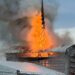 VIDEO: Arde el histórico edificio de la Bolsa de Copenhague y se derrumba su icónico chapitel