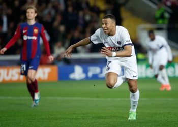 PSG golea al Barcelona y avanza a las semifinales de la Champions League