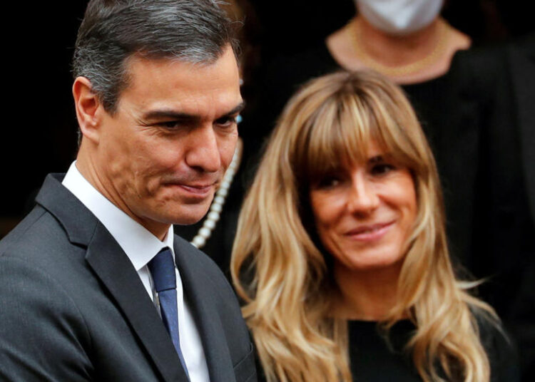 Fiscalía española pide archivar la causa abierta contra esposa del presidente español tras denuncia de organización Manos Limpias