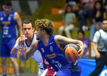 San Salvador mantiene el liderato en la LMB tras victoria en tiempo extra ante Brujos