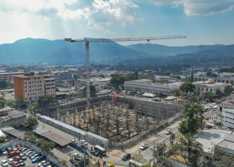 Prevén crecimiento del 15 % en 2024 para sector de la construcción
