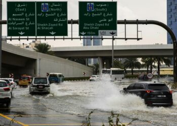 VIDEOS: Inundación en Dubái por lluvias torrenciales