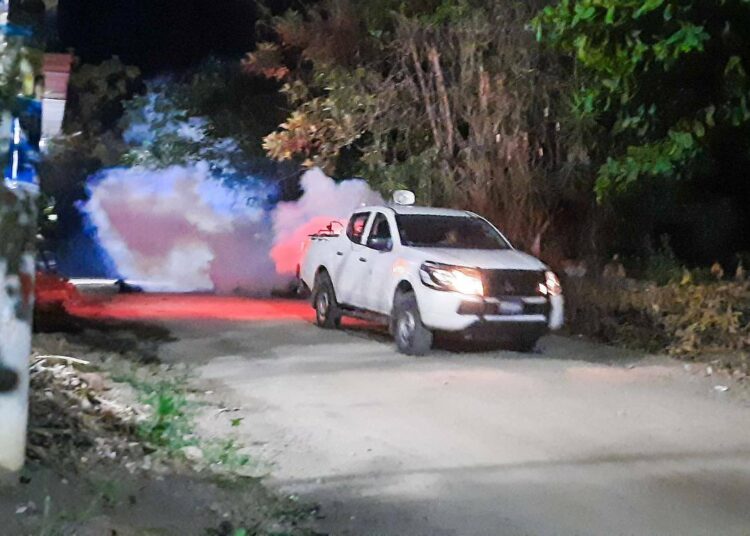 Ministerio de Salud fumiga en algunas zonas del país durante la noche y madrugada