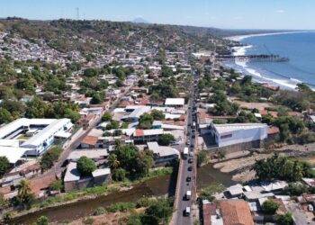 MOPT comienza cableado subterráneo de telefonía y energía en el Puerto de La Libertad