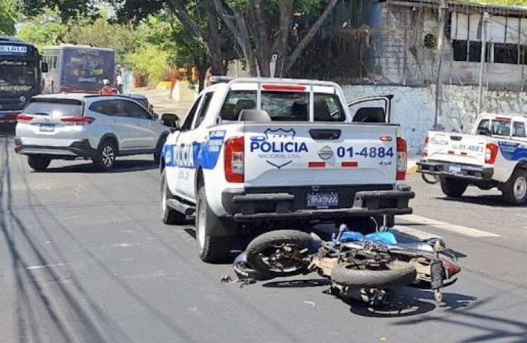 Sujetos movilizaban droga en una motocicleta robada
