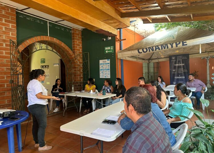 Gobierno ofrece educación financiera para micro y pequeños empresarios