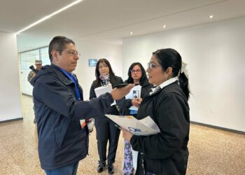 Presidenta del TSE participó como observadora internacional en votaciones del referéndum en Ecuador