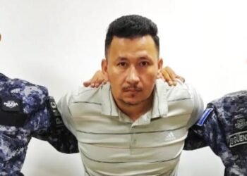 Sujeto asesinó a su esposa en Estados Unidos y luego huyó a El Salvador