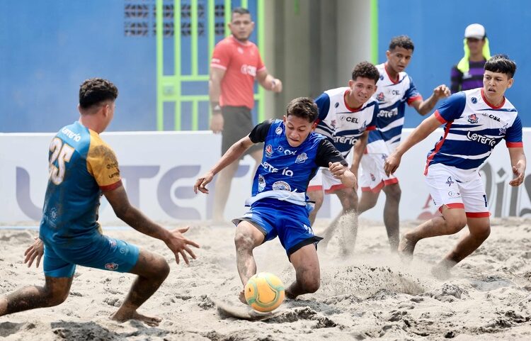 Joya Grande tuvo un arranque perfecto en la Liga de Fútbol Playa