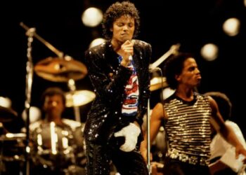 La chaqueta que usó Michael Jackson para “Billie Jean” será subastada entre 80,000 y 100,000 dólares.