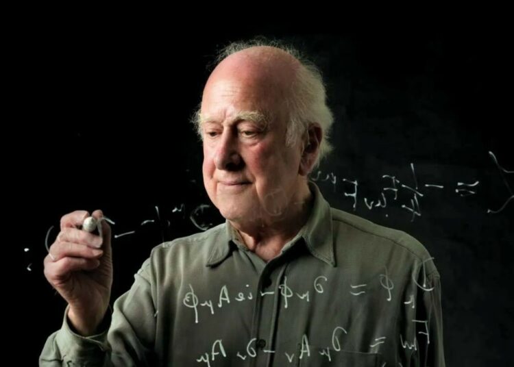 Peter Higgs, ‘padre’ del bosón de Higgs y ganador del Nobel de Física, murió a los 94 años