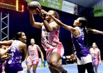 Salvadoreñas, un paso adelante en semifinal de la LMBF