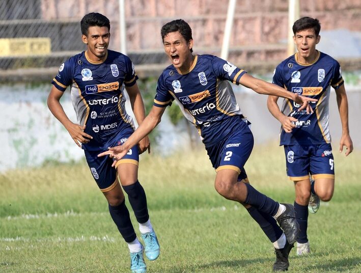 San Salvador comparte el liderato de la LNF