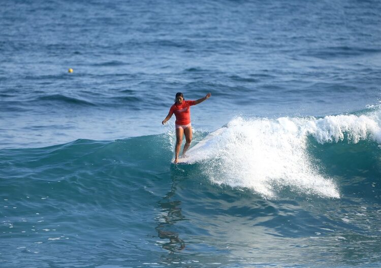 Sindy Portillo, la mejor salvadoreña en el Surf City El Salvador ISA World Longboard Championship 2024