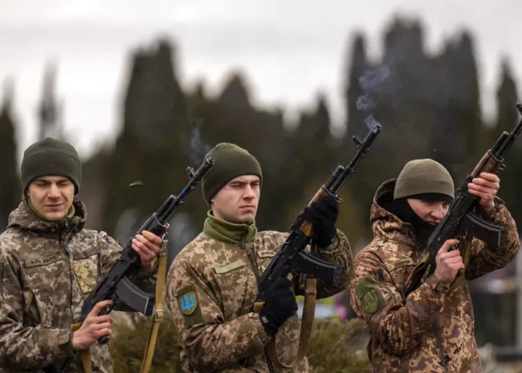 Ucrania aprueba una ley que endurece la movilización militar