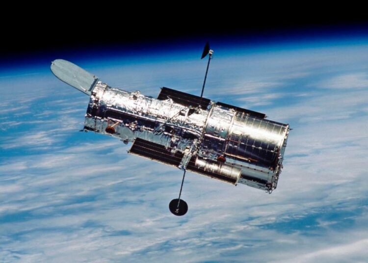 El Telescopio Espacial Hubble cumplió 34 años y lo festejó con una imagen sorprendente