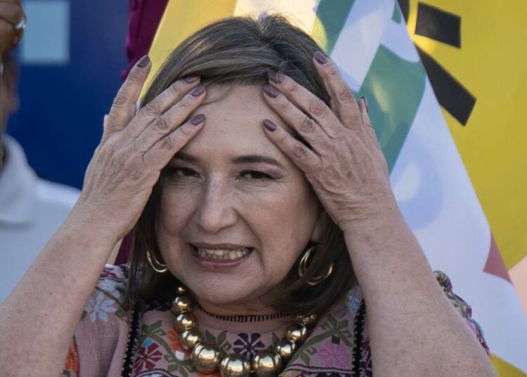 Video viral del hijo de la candidata presidencial mexicana Xóchitl Gálvez insultando a empleados golpea su campaña