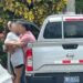 Denuncian en redes sociales a supuesto empleado de la PGR por usar carro del Estado para hacer visitas personales