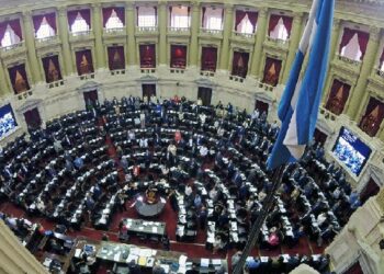 Polémica en Argentina por aumento de salarios en el Senado