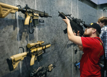 Cámara baja de Colorado aprueba proyecto de ley que prohíbe las armas semiautomáticas