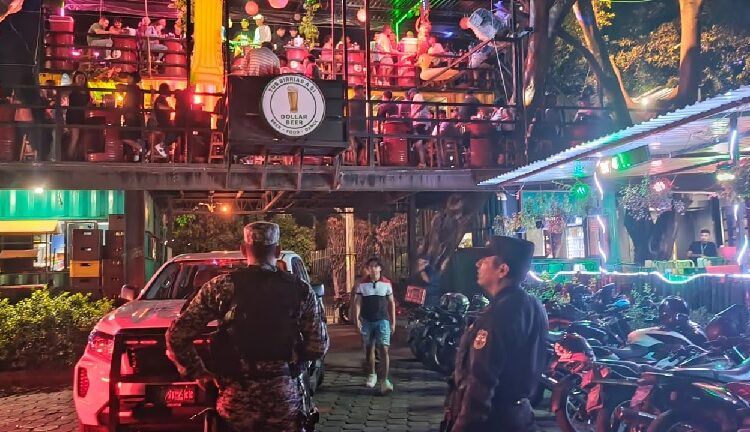 PNC busca drogas en centros de tolerancias de Soyapango