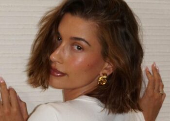 Hailey Bieber sufre grave erupción en el rostro por extraño trastorno de la piel