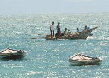 Pescadores hallan bote con 20 cadáveres frente a costa noreste de Brasil