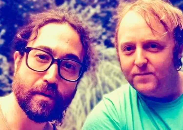 Los hijos de John Lennon y Paul McCartney lanzaron una canción juntos