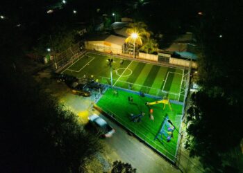 Gobierno inauguró la primera de 100 canchas para sano esparcimiento de las comunidades
