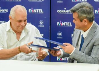 El Salvador firma carta de entendimiento con casa comercializadora de Canadá para promover productos nacionales