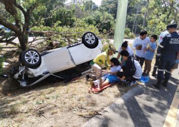 Cuatro salvadoreños que residen en Estados Unidos sufren accidente de tránsito en autopista a Comalapa