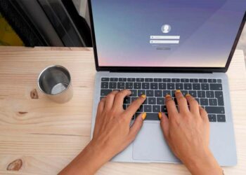 Despiden a trabajador por revelar malas prácticas y ahora lo buscan porque no saben la contraseña de su PC