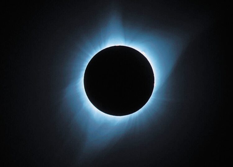 ¿Qué es un eclipse solar y qué pasa durante el mismo?