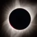 Eclipse total sumergió a América del Norte en la oscuridad