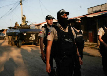 La fiscalía de Ecuador arrestó a 14 personas en una investigación sobre crimen organizado