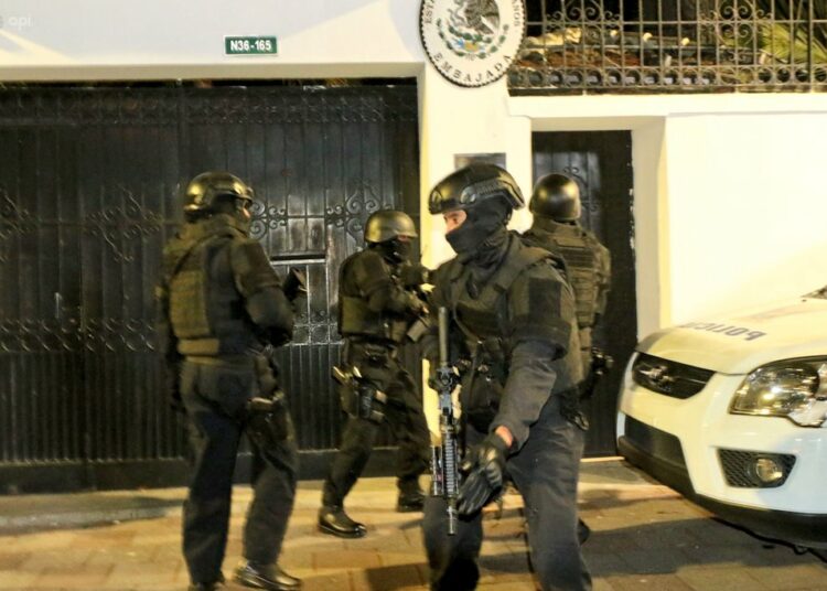 México rompe relaciones diplomáticas con Ecuador