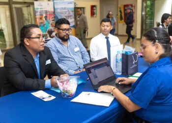 Cancillería y embajada de Estados Unidos realizan feria de empleo para Programa de Visas
