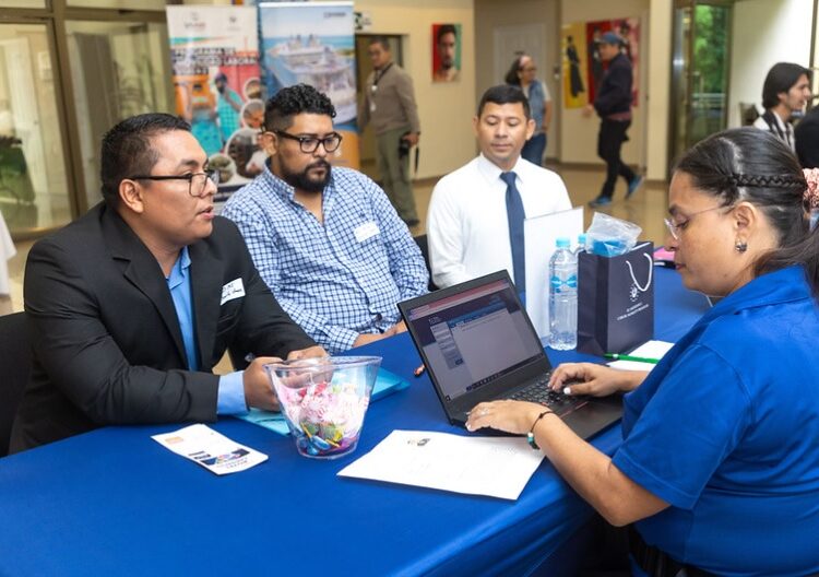 Cancillería y embajada de Estados Unidos realizan feria de empleo para Programa de Visas