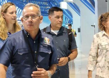 Astronauta Frank Rubio llegó a El Salvador para dar a conocer su experiencia en el espacio