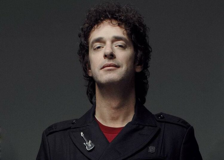 Descubren fotografías inéditas del cantante de Soda Stereo Gustavo Cerati en un celular viejo