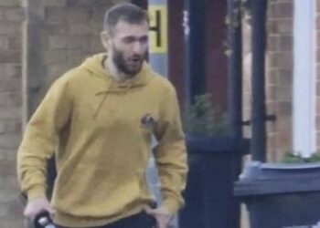 (VIDEO) Un hombre armado con una espada asesinó a un niño de 13 años e hirió a otras cuatro personas en Londres