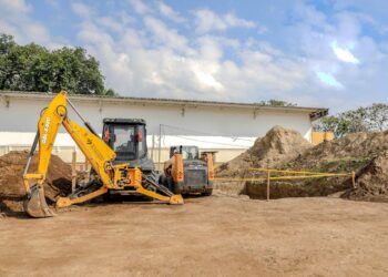 Colocan primera piedra de construcción del Centro Nacional de Capacitaciones
