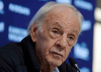 Hospitalizan a César Luis Menotti por sufrir anemia