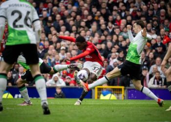 El clásico de Inglaterra: Manchester United y Liverpool empatan 2 – 2