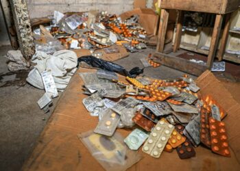 Decomisan medicamentos en el mercado de San Martín por no cumplir las respectivas medidas de sanidad